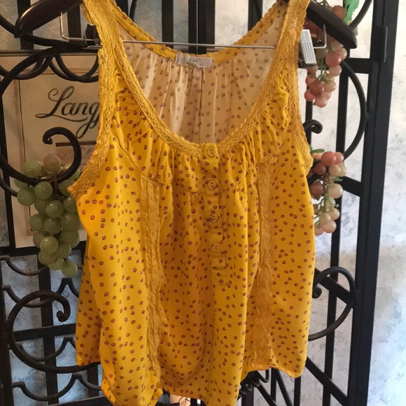 Bright and Cheery Adorable Top. Yellow and Pink. - Picture 3 of 8